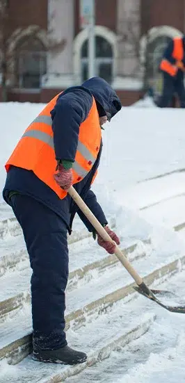 img-ice-men